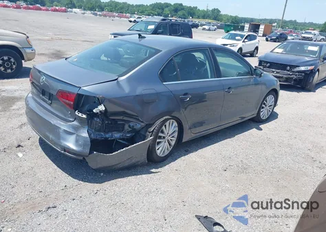 2016 Volkswagen Jetta 1.8T Sel from USA, damaged, VIN 3VWL17AJ1GM332298